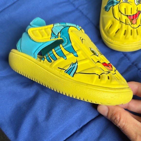 Adidas Disney - Yellow and Blue Flounder Sandals - Picture 2 of 5